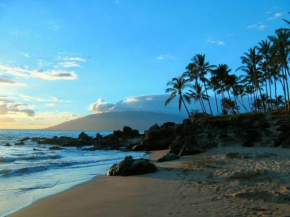 Maui Condo, 5 minute walk to the beach, 3 Pools, Tennis Courts, BBQs
